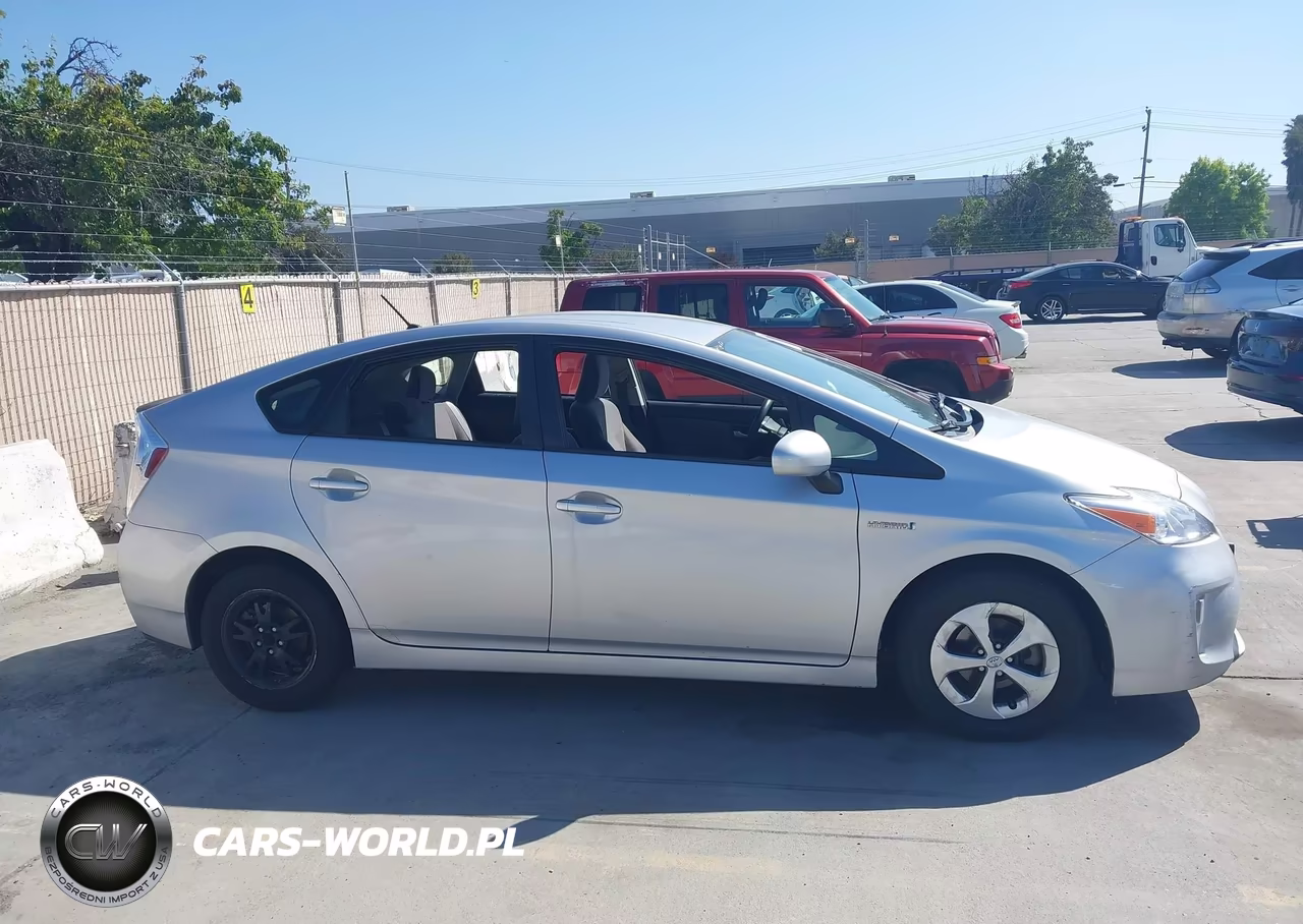 2012 Toyota Prius Two VIN:JTDKN3DUXC1556002 - 13