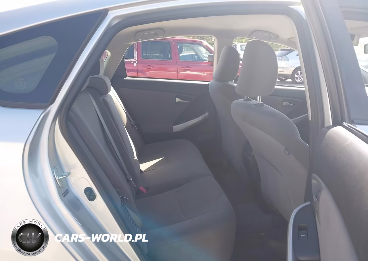 2012 Toyota Prius Two VIN:JTDKN3DUXC1556002 - 8
