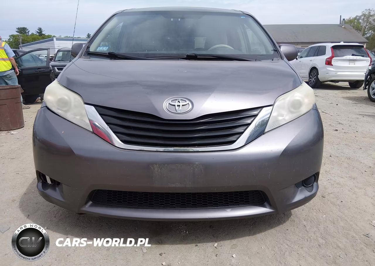 2011 Toyota Sienna Le V6 VIN:5TDKK3DC9BS037363 - 12