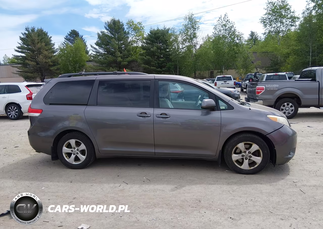 2011 Toyota Sienna Le V6 VIN:5TDKK3DC9BS037363 - 13