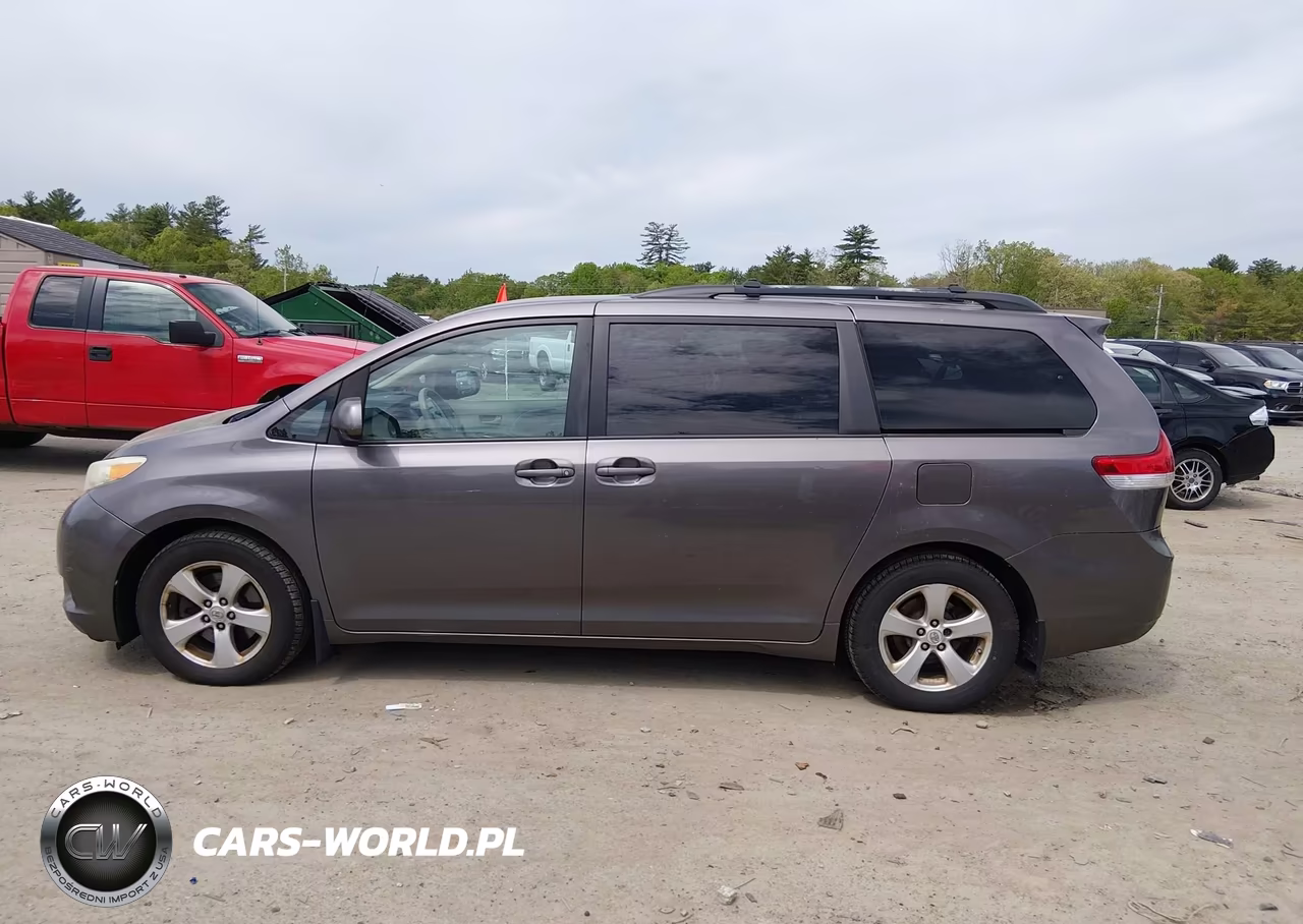 2011 Toyota Sienna Le V6 VIN:5TDKK3DC9BS037363 - 14