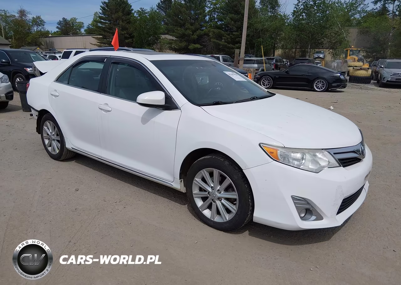 2013 Toyota Camry Xle – zdjęcie 1 z 17