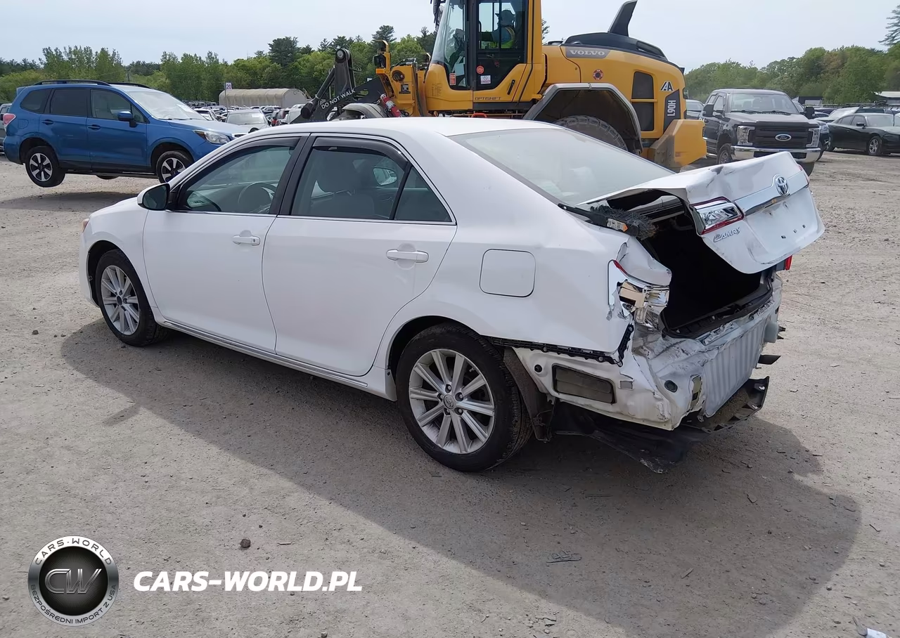 2013 Toyota Camry Xle VIN:4T4BF1FKXDR327348 - 3