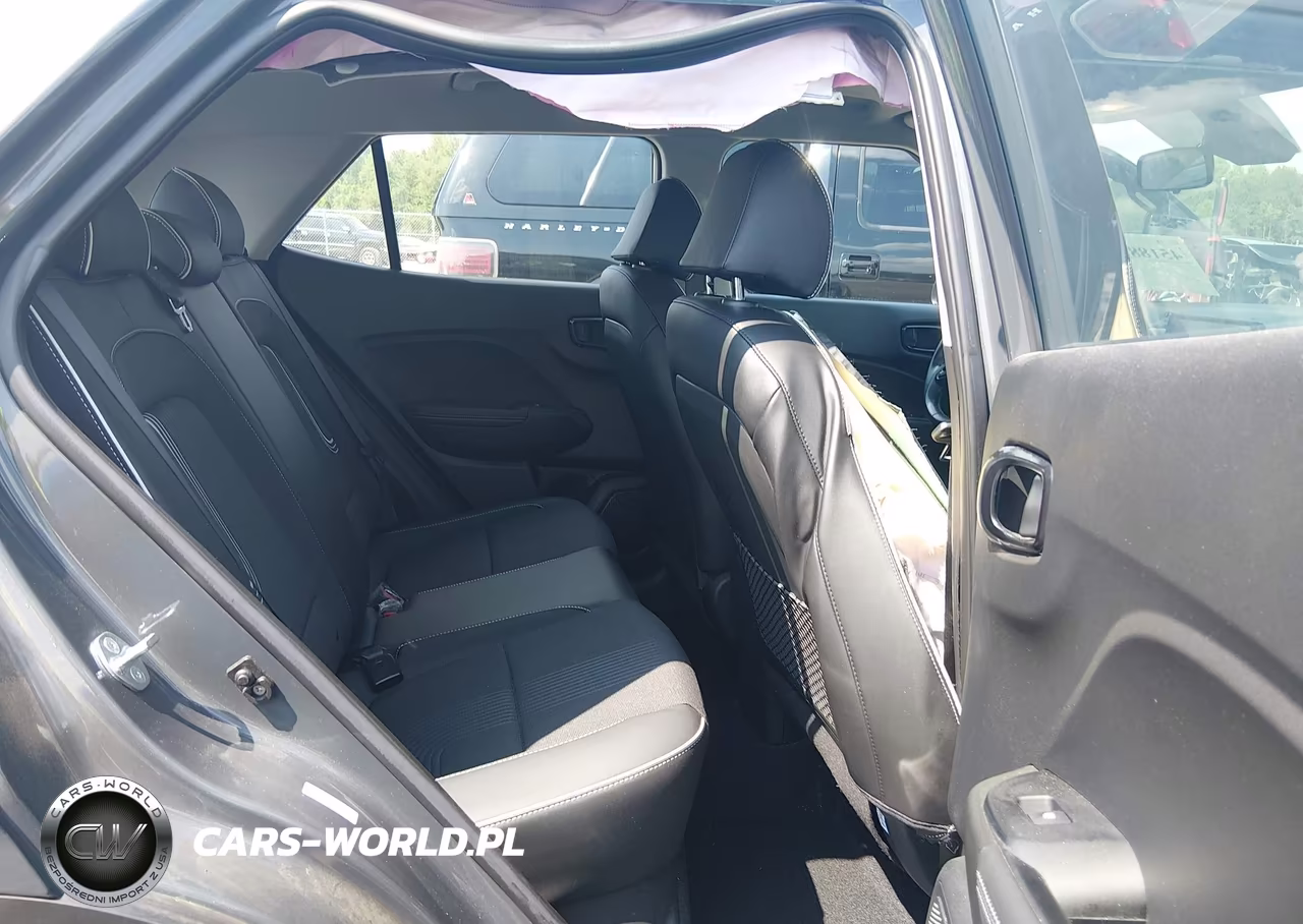 2023 Hyundai Venue Limited VIN:KMHRC8A35PU276937 - 8