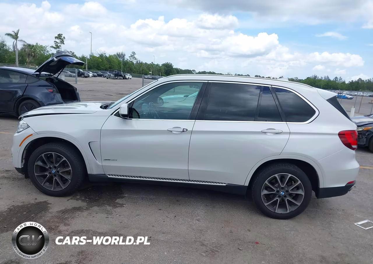 2018 BMW X5 xDrive35I VIN:5UXKR0C5XJ0X86136 - 14