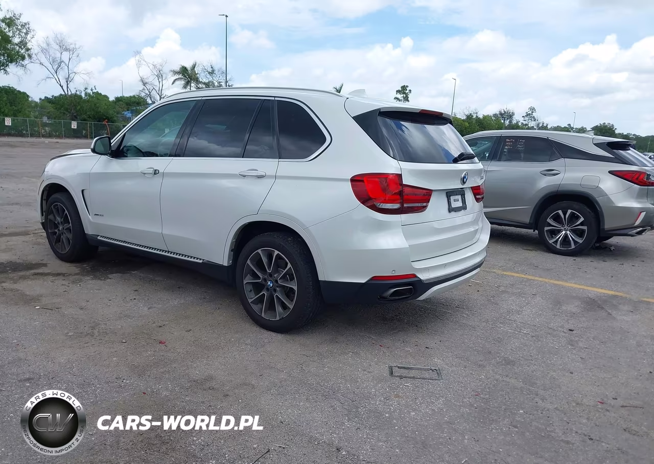 2018 BMW X5 xDrive35I VIN:5UXKR0C5XJ0X86136 - 3
