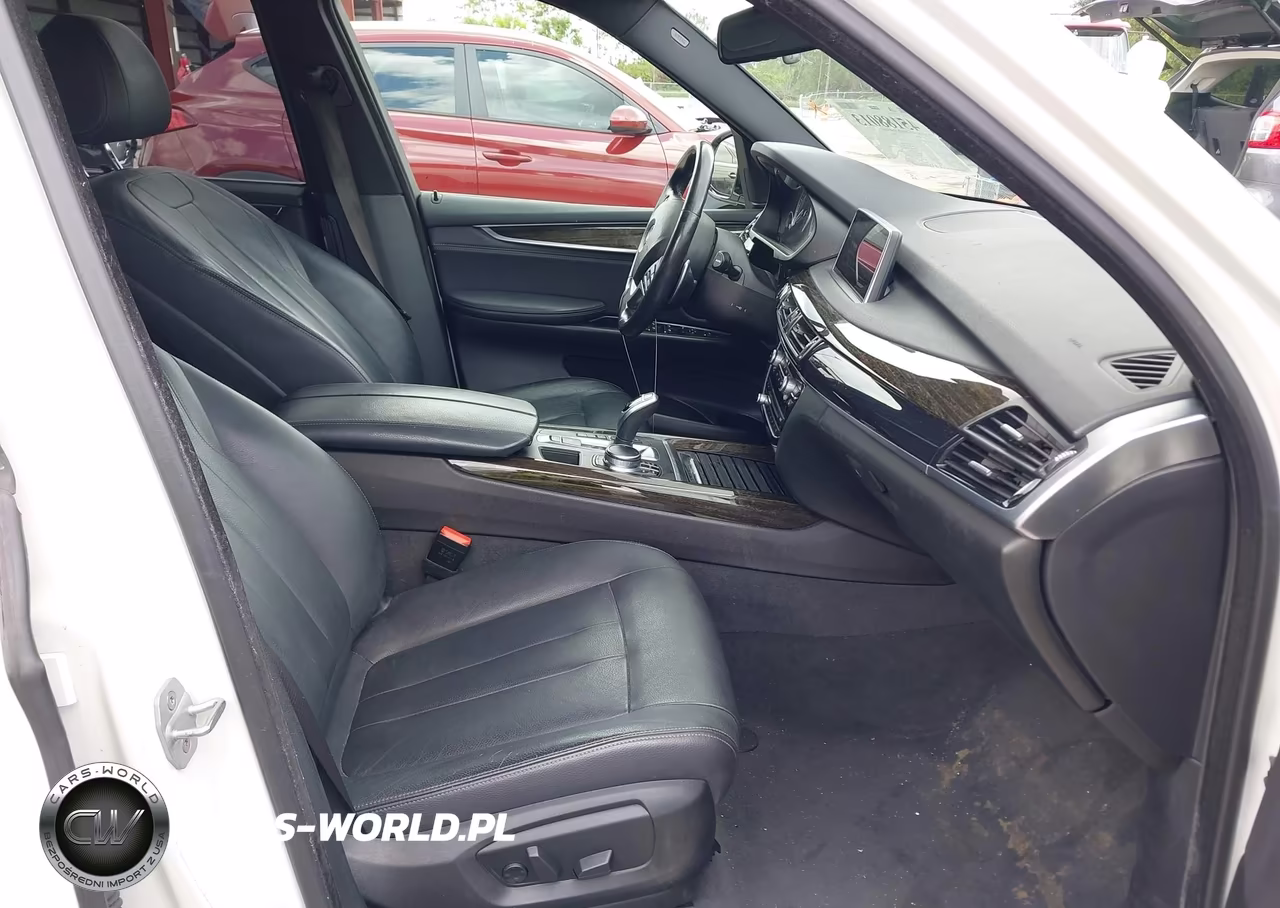2018 BMW X5 xDrive35I VIN:5UXKR0C5XJ0X86136 - 5