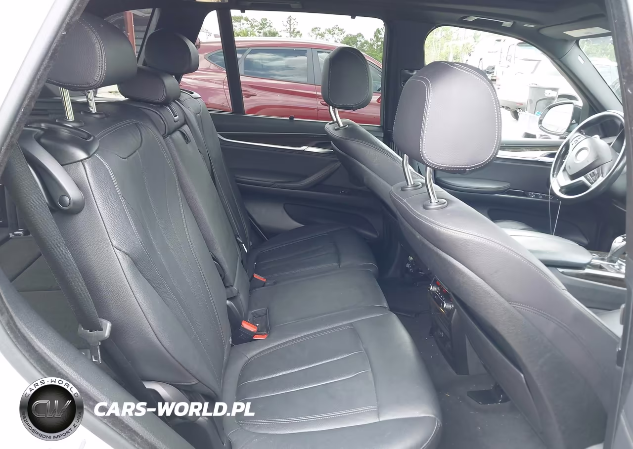 2018 BMW X5 xDrive35I VIN:5UXKR0C5XJ0X86136 - 8