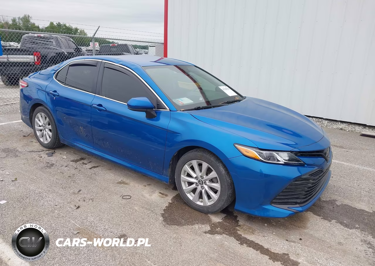 2019 Toyota Camry Le – zdjęcie 1 z 16