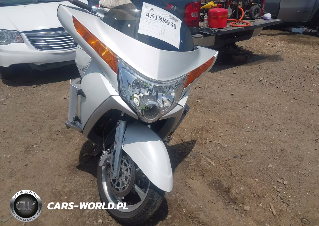 2010 Victory Motorcycles Vision Touring VIN:5VPSD36D8A3001570 - 5