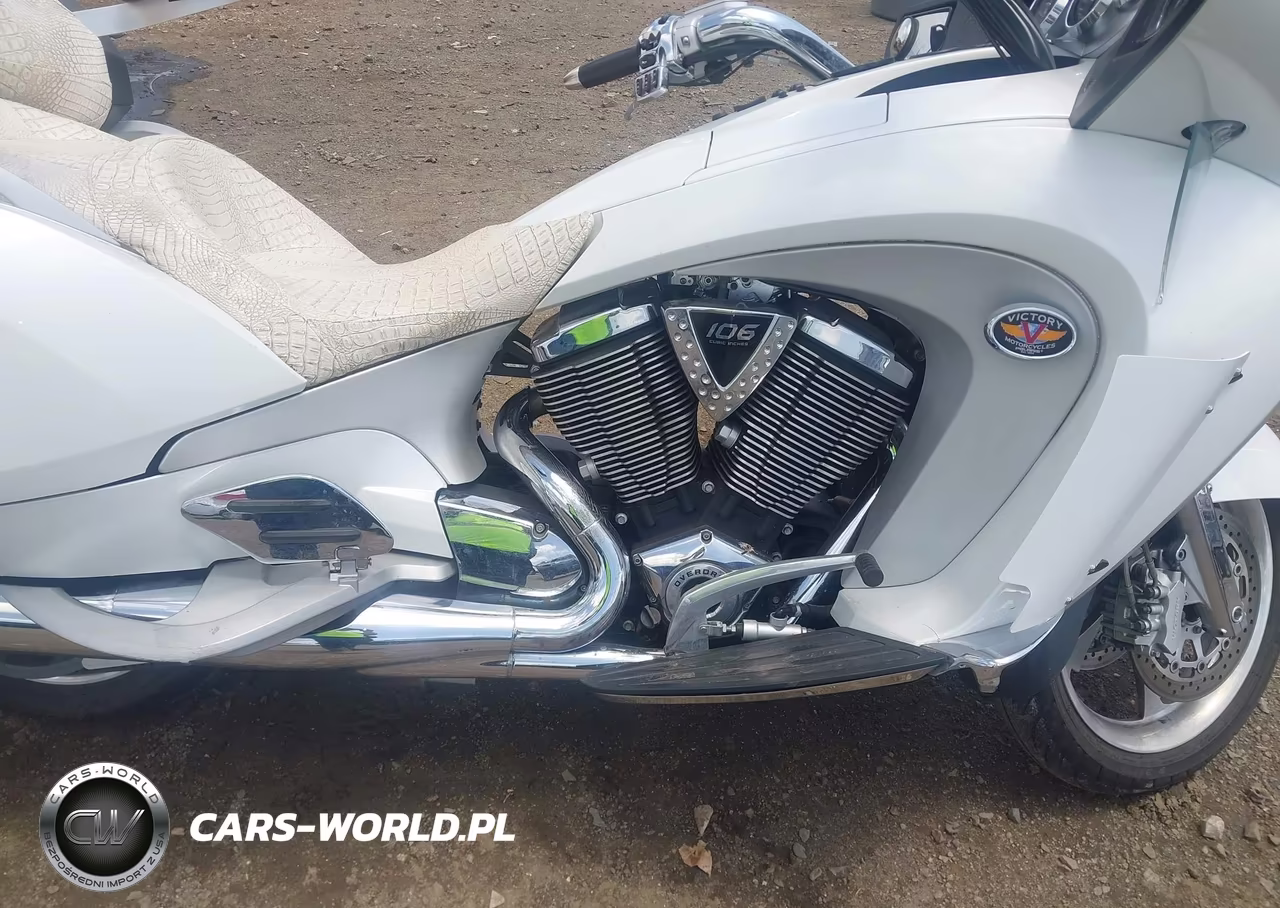 2010 Victory Motorcycles Vision Touring VIN:5VPSD36D8A3001570 - 8
