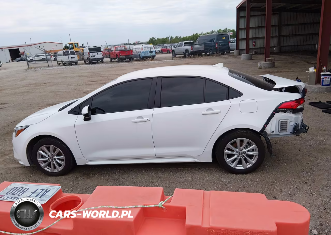 2025 Toyota Corolla Hybrid Le VIN:JTDBCMFE6S3081064 - 15