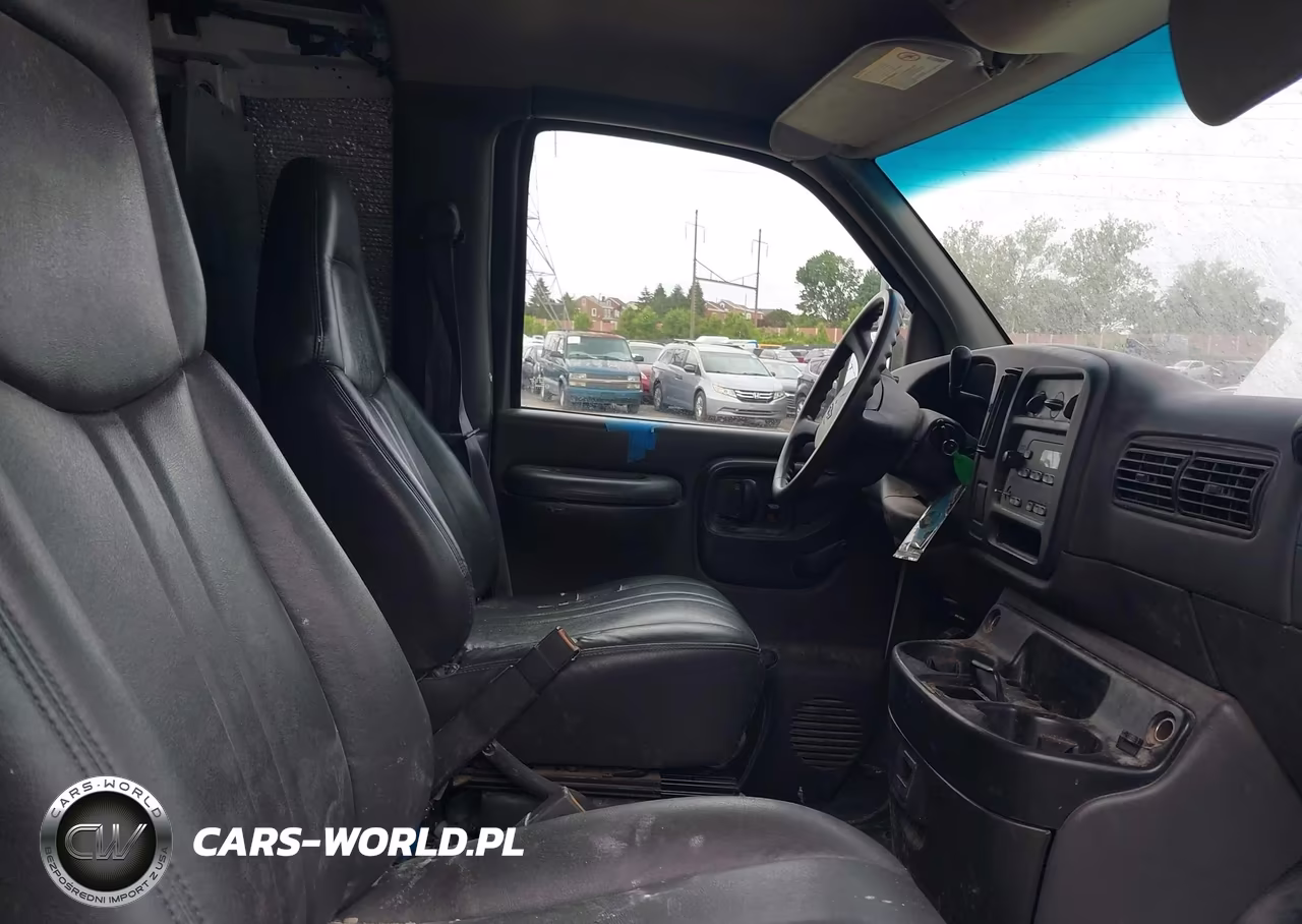 2002 Chevrolet Express VIN:1GCFG15W221168258 - 5