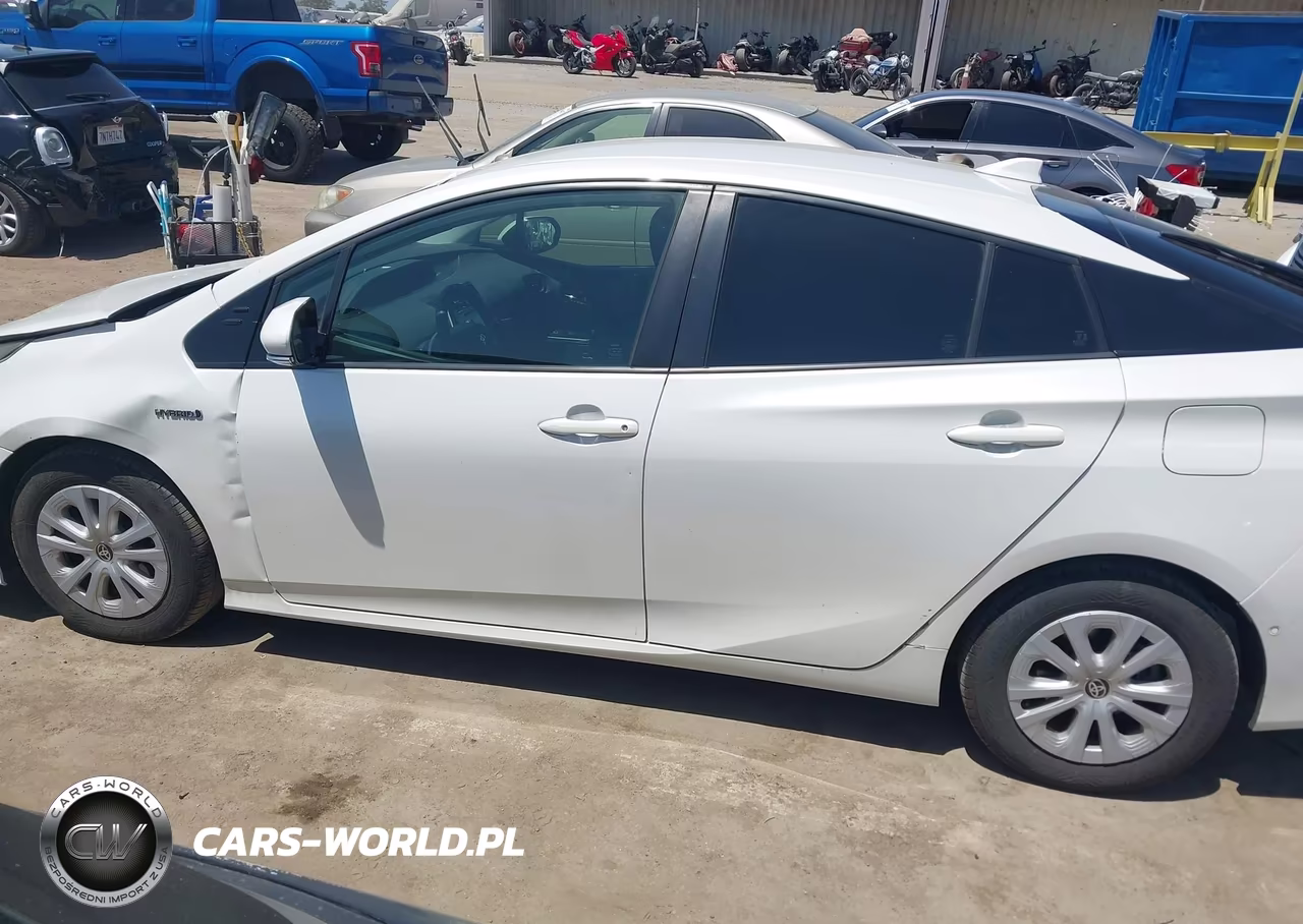 2019 Toyota Prius Le VIN:JTDKARFUXK3070255 - 15