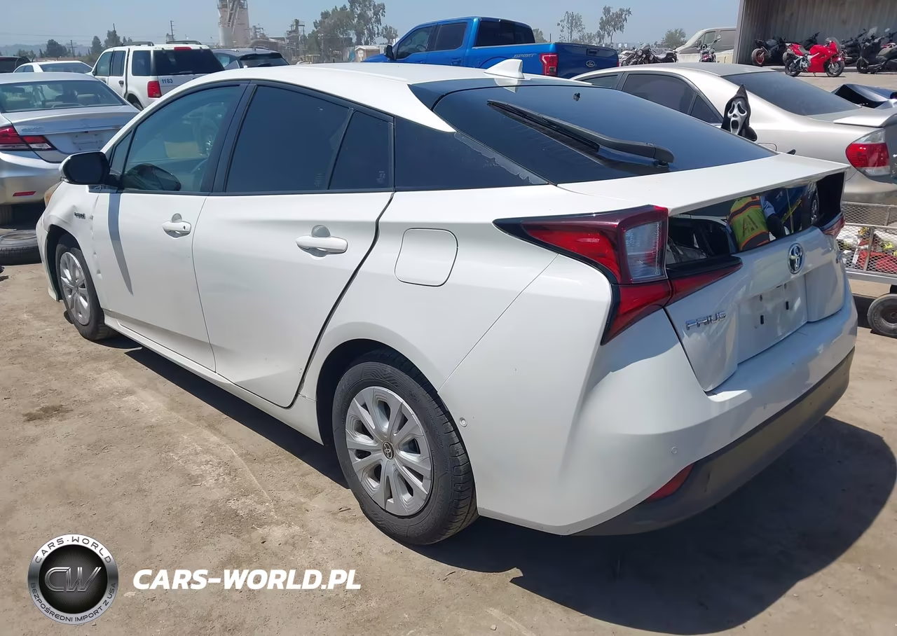 2019 Toyota Prius Le VIN:JTDKARFUXK3070255 - 3