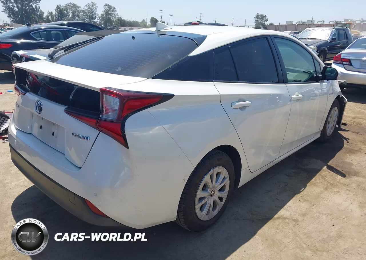 2019 Toyota Prius Le VIN:JTDKARFUXK3070255 - 4