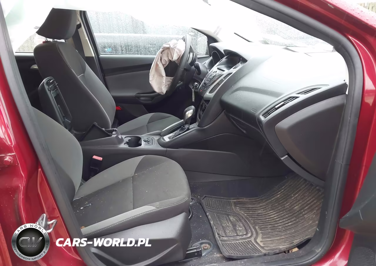 2013 Ford Focus Se VIN:1FADP3K23DL216335 - 5