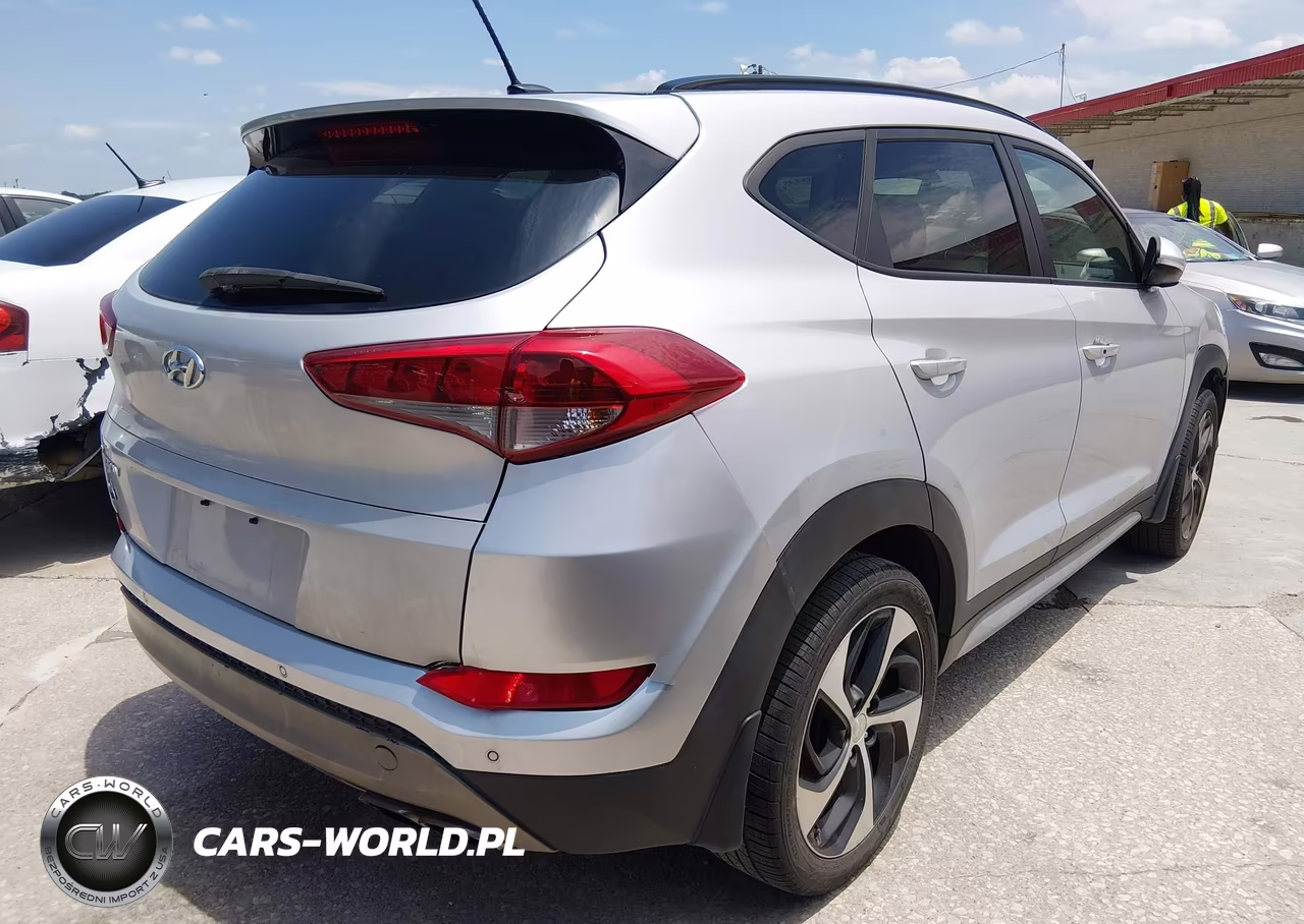 2017 Hyundai Tucson Value VIN:KM8J33A26HU579587 - 4