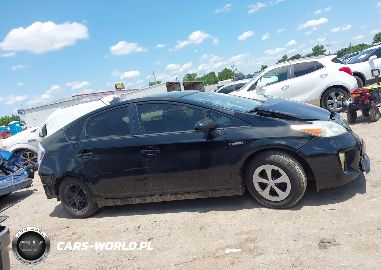 2013 Toyota Prius Three VIN:JTDKN3DU1D5655897 - 13