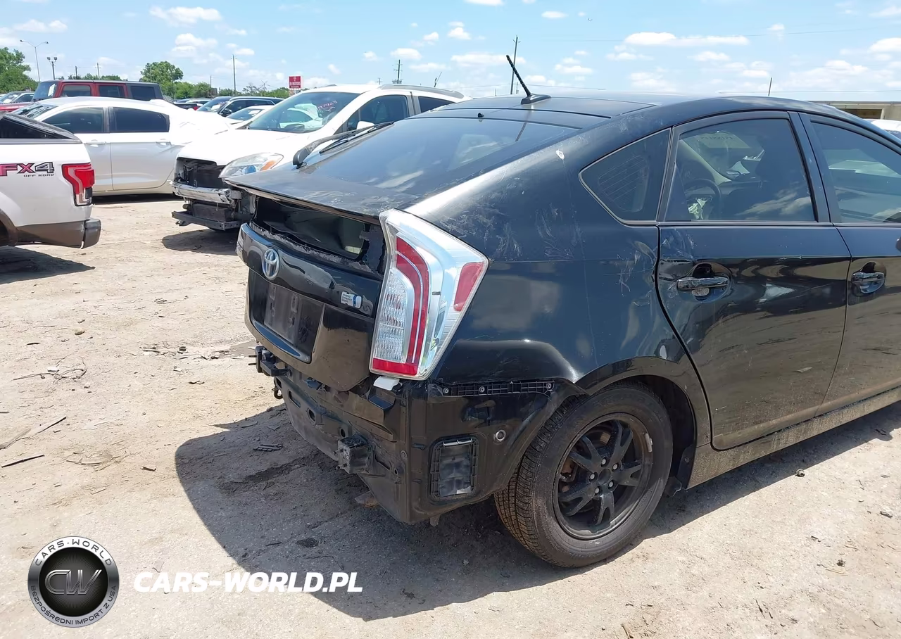 2013 Toyota Prius Three VIN:JTDKN3DU1D5655897 - 4