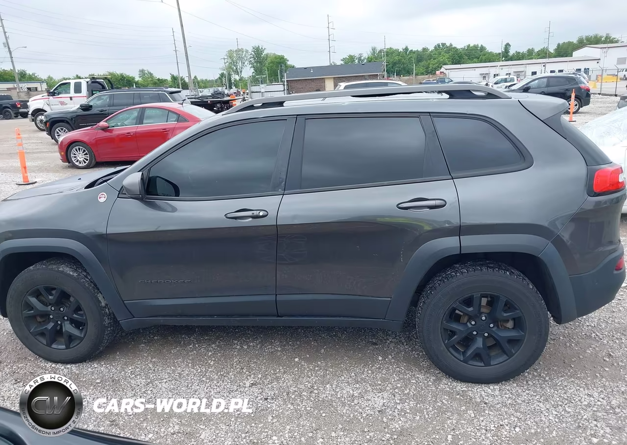 2015 Jeep Cherokee Trailhawk VIN:1C4PJMBS7FW653660 - 14