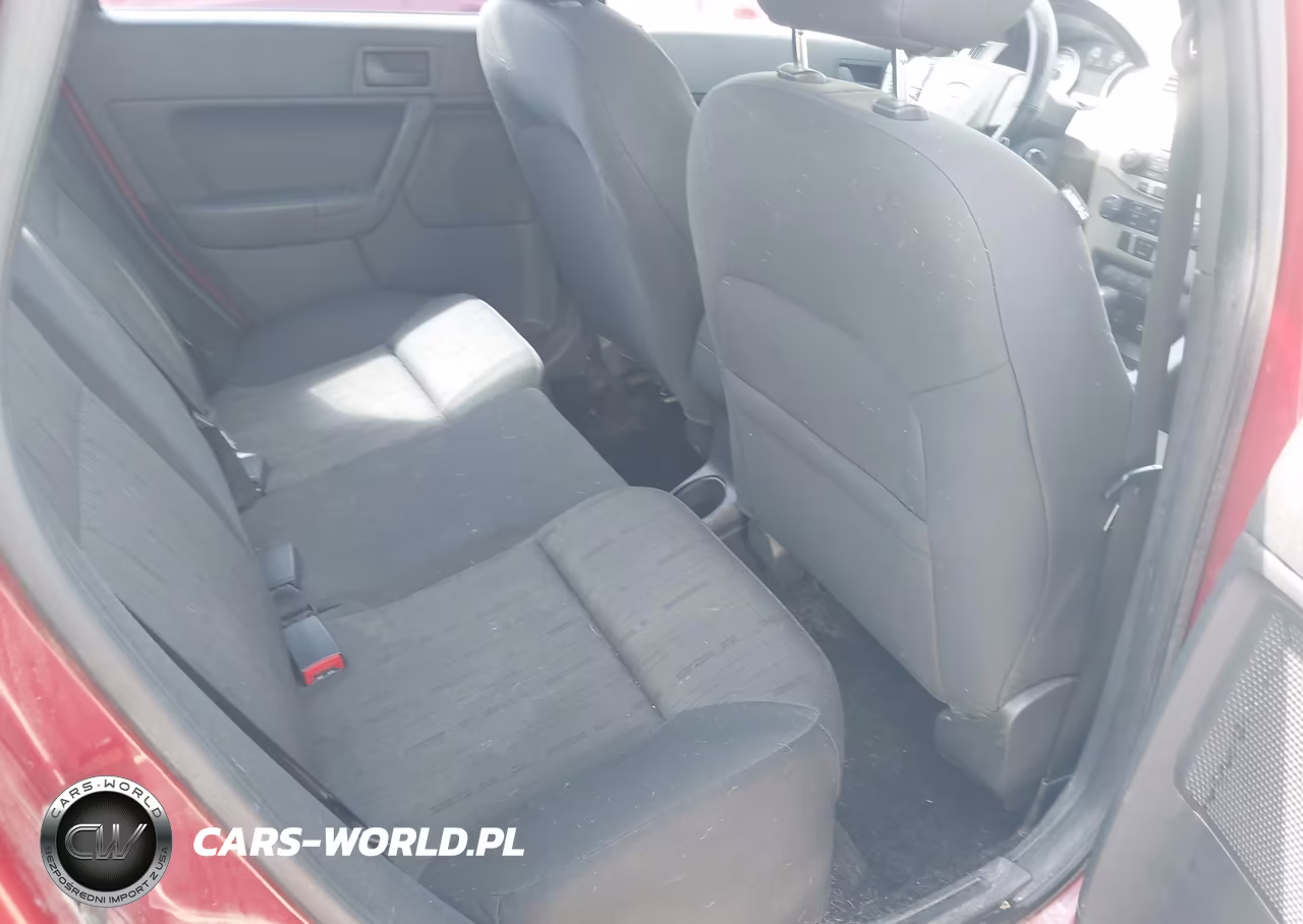 2010 Ford Focus Se VIN:1FAHP3FN0AW213389 - 8