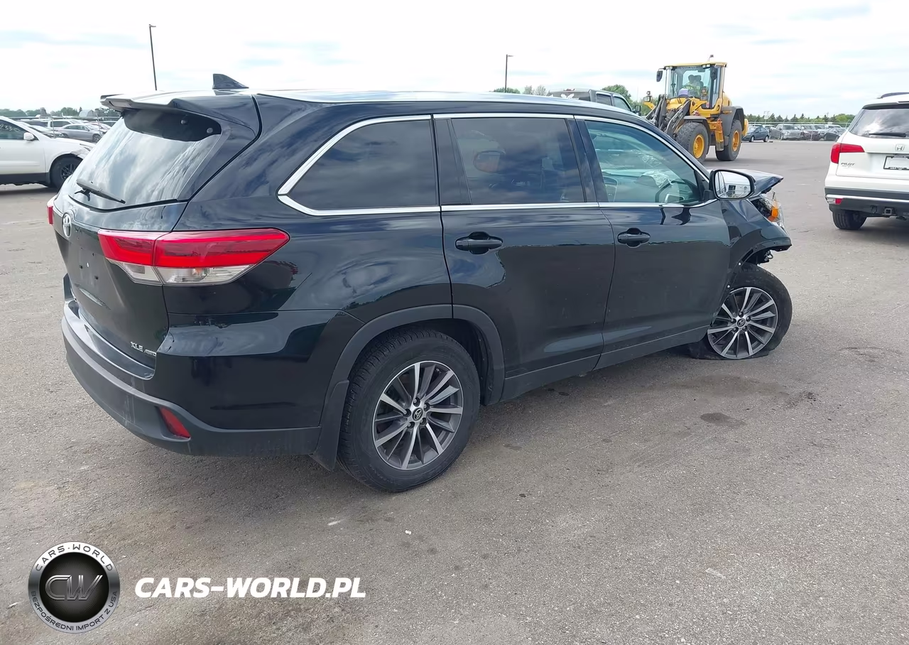 2019 Toyota Highlander Xle VIN:5TDJZRFH9KS604531 - 4