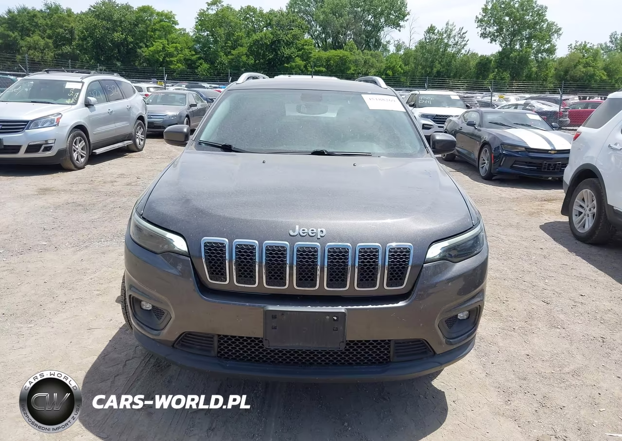2019 Jeep Cherokee Latitude Plus 4X4 VIN:1C4PJMLB0KD108422 - 12