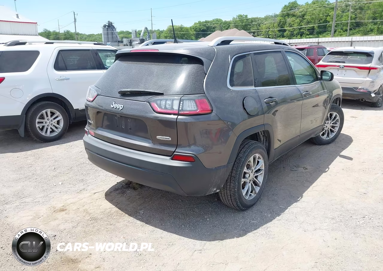 2019 Jeep Cherokee Latitude Plus 4X4 VIN:1C4PJMLB0KD108422 - 4