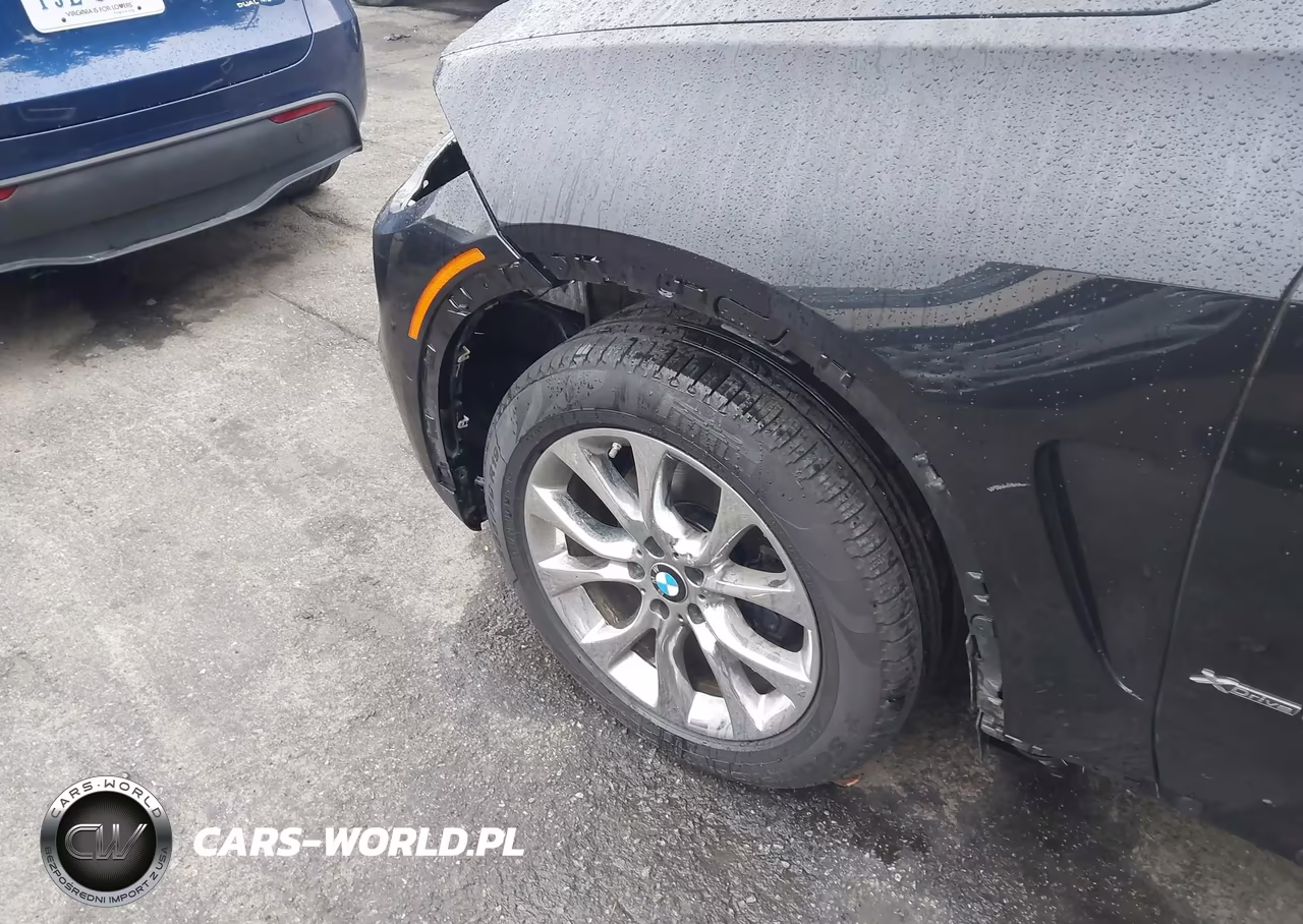 2018 BMW X5 xDrive35I VIN:5UXKR0C55JL071036 - 18