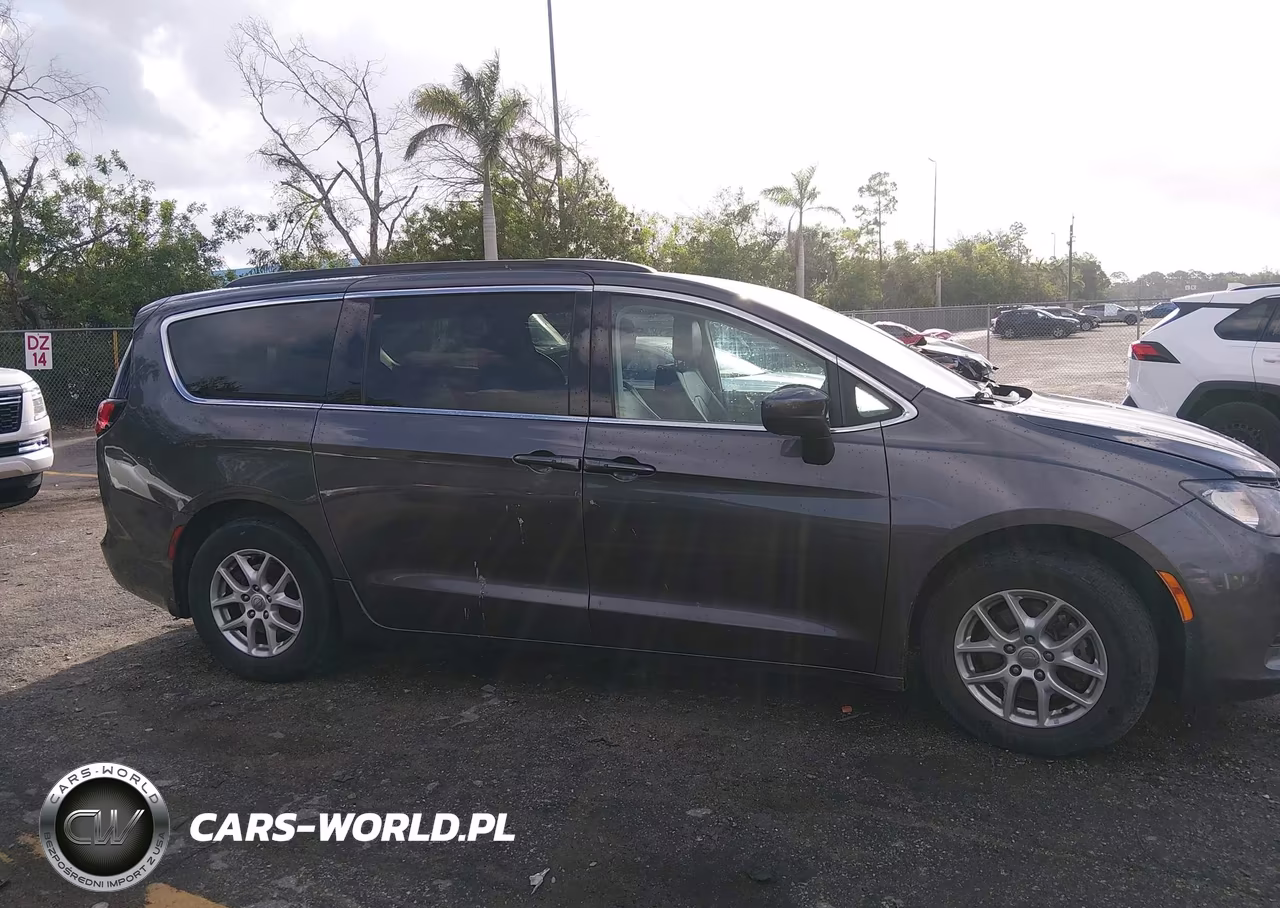 2020 Chrysler Voyager Lxi VIN:2C4RC1DG6LR182406 - 13