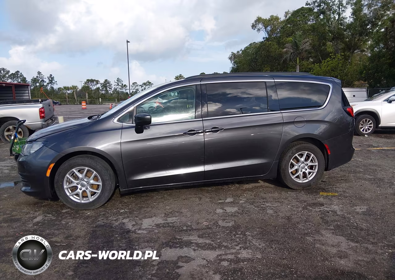 2020 Chrysler Voyager Lxi VIN:2C4RC1DG6LR182406 - 14