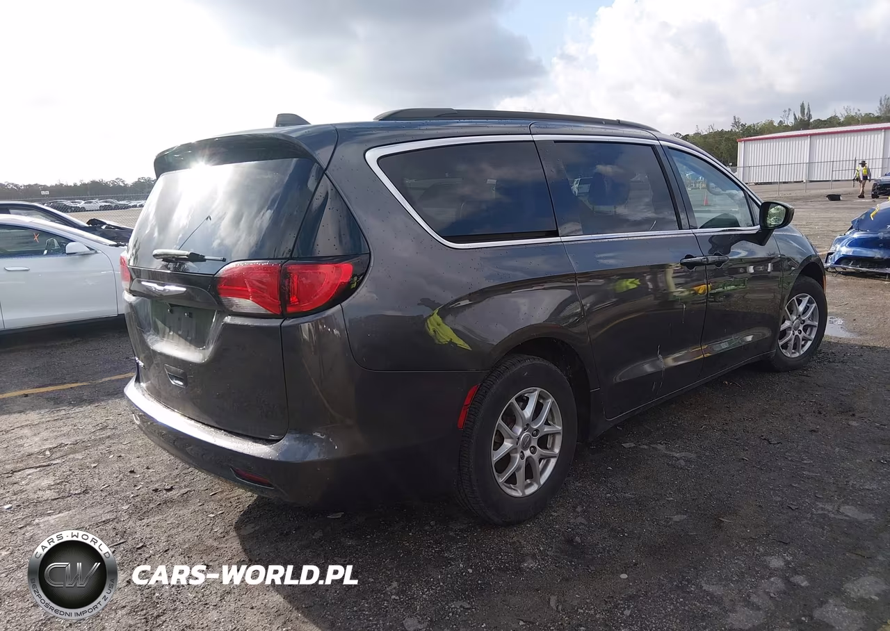 2020 Chrysler Voyager Lxi VIN:2C4RC1DG6LR182406 - 4