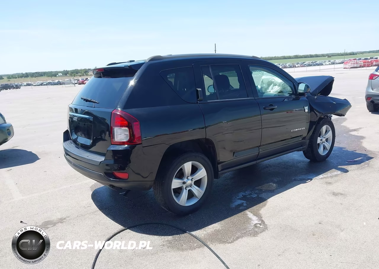 2016 Jeep Compass Latitude VIN:1C4NJDEB9GD733140 - 4
