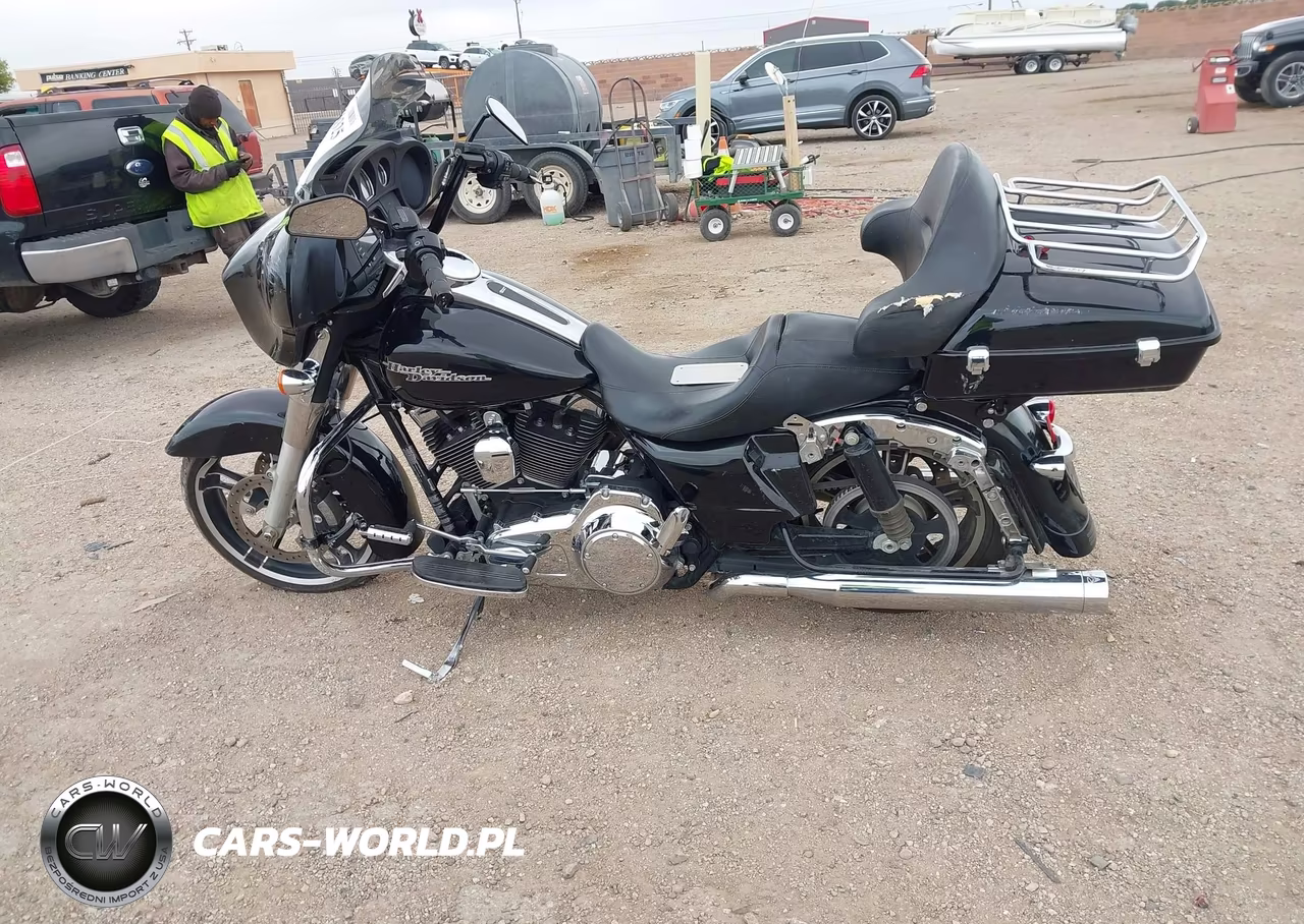 2014 Harley-Davidson Flhx Street Glide VIN:1HD1KBM18EB704986 - 13
