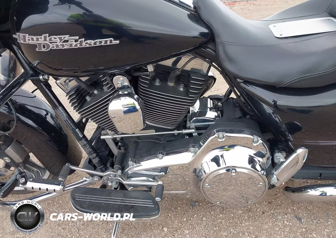 2014 Harley-Davidson Flhx Street Glide VIN:1HD1KBM18EB704986 - 9