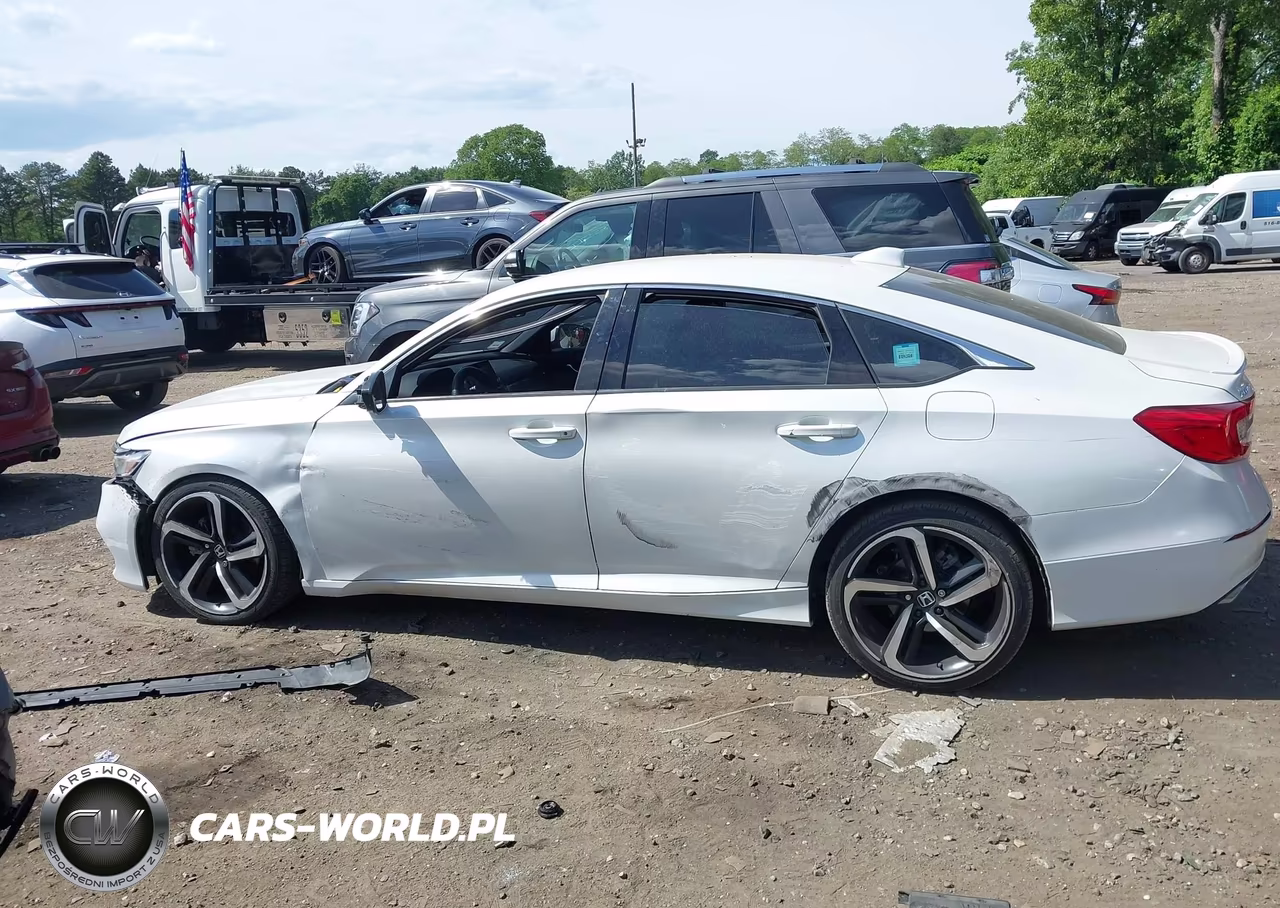 2018 Honda Accord Sport VIN:1HGCV1F35JA085453 - 14
