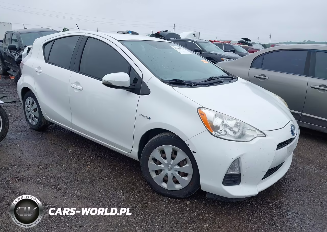 2013 Toyota Prius C Two – zdjęcie 1 z 17
