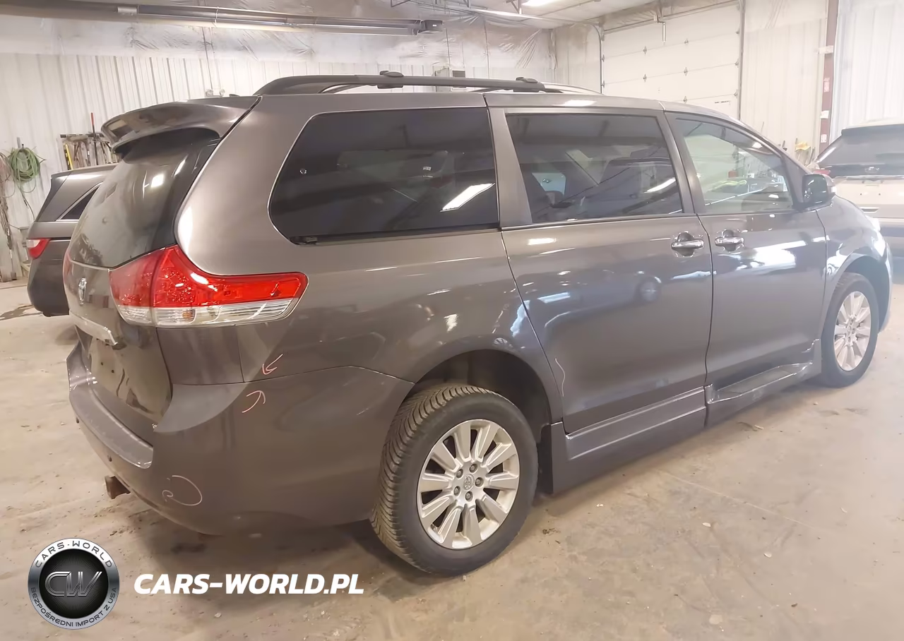2014 Toyota Sienna Limited V6 7 Passenger VIN:5TDYK3DC9ES420962 - 4