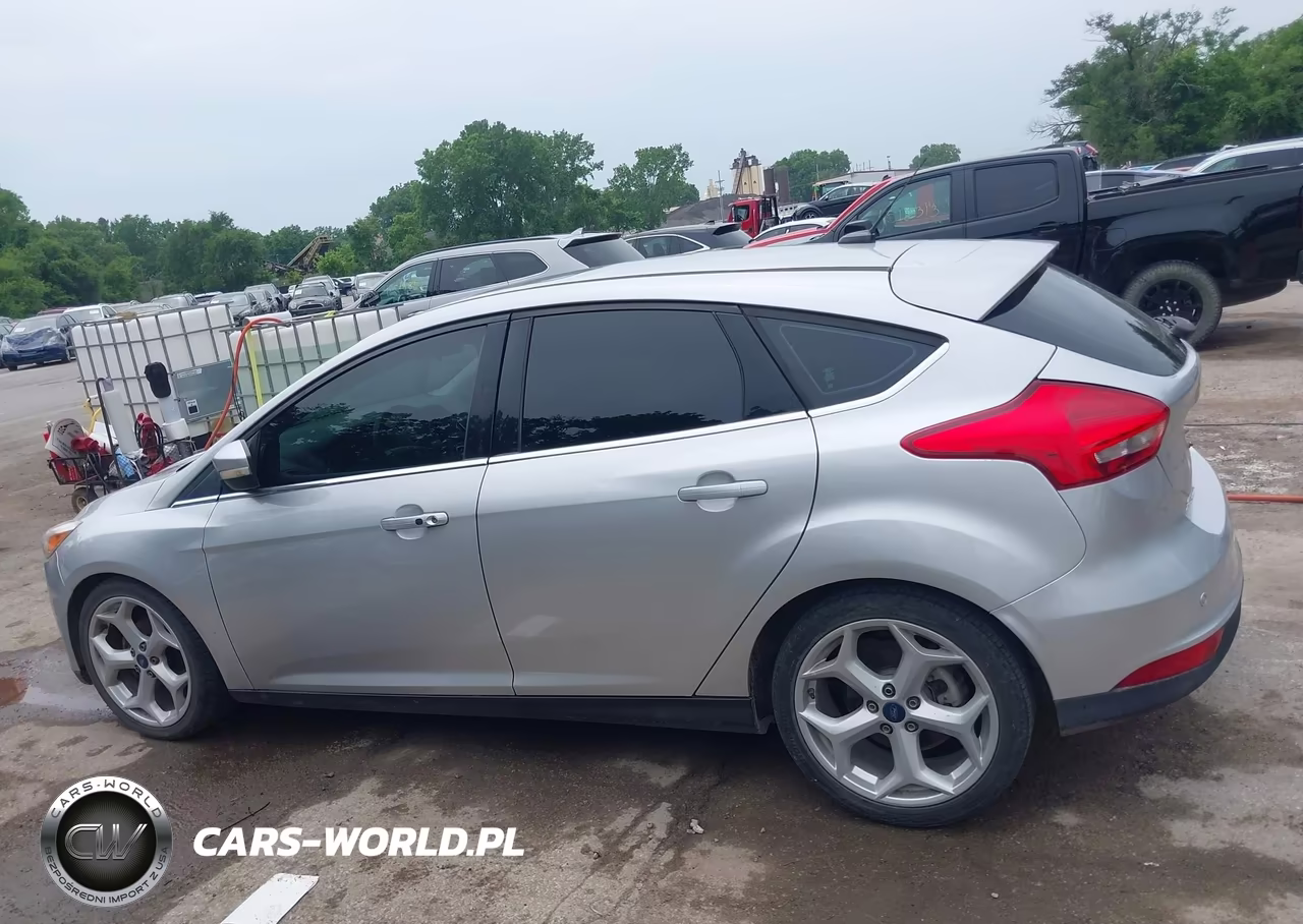 2017 Ford Focus Titanium VIN:1FADP3N22HL287656 - 14