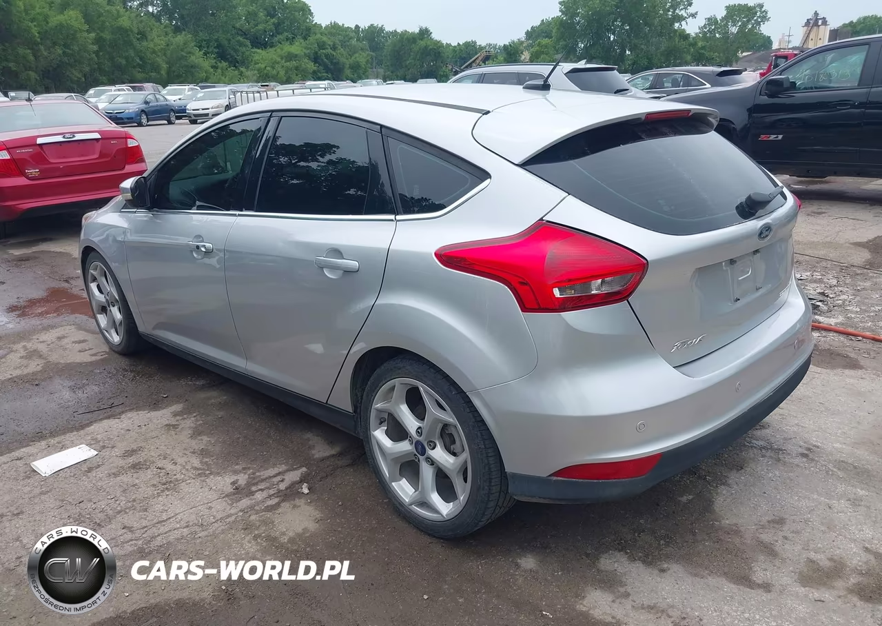 2017 Ford Focus Titanium VIN:1FADP3N22HL287656 - 3