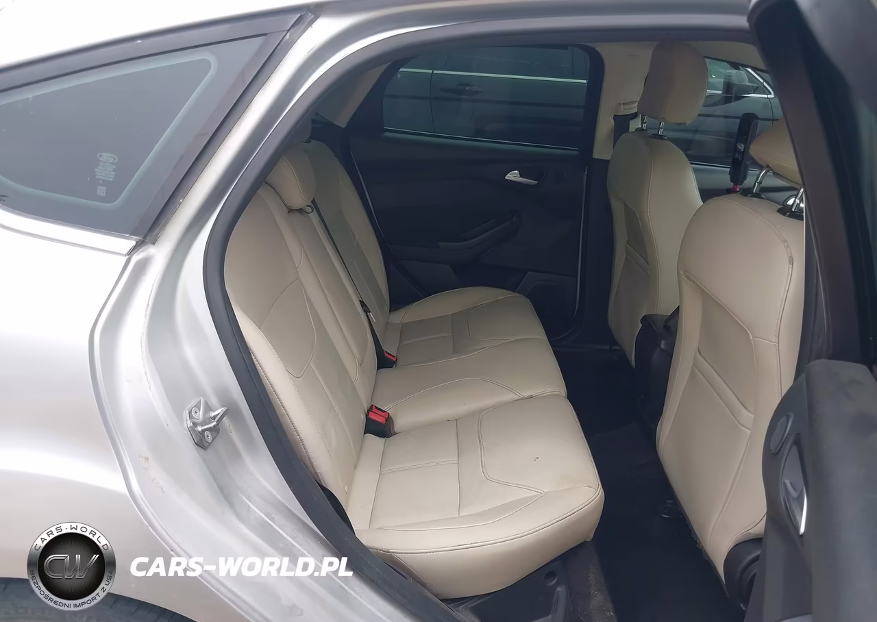 2017 Ford Focus Titanium VIN:1FADP3N22HL287656 - 8