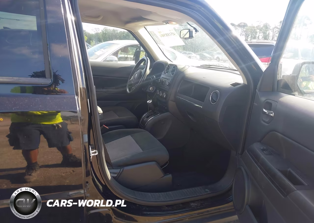 2013 Jeep Patriot Latitude VIN:1C4NJPFA4DD169531 - 5