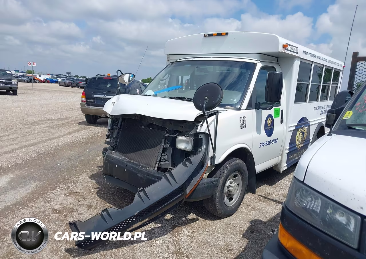 2007 Chevrolet Express Cutaway Work Van VIN:1GBHG31V371162062 - 2