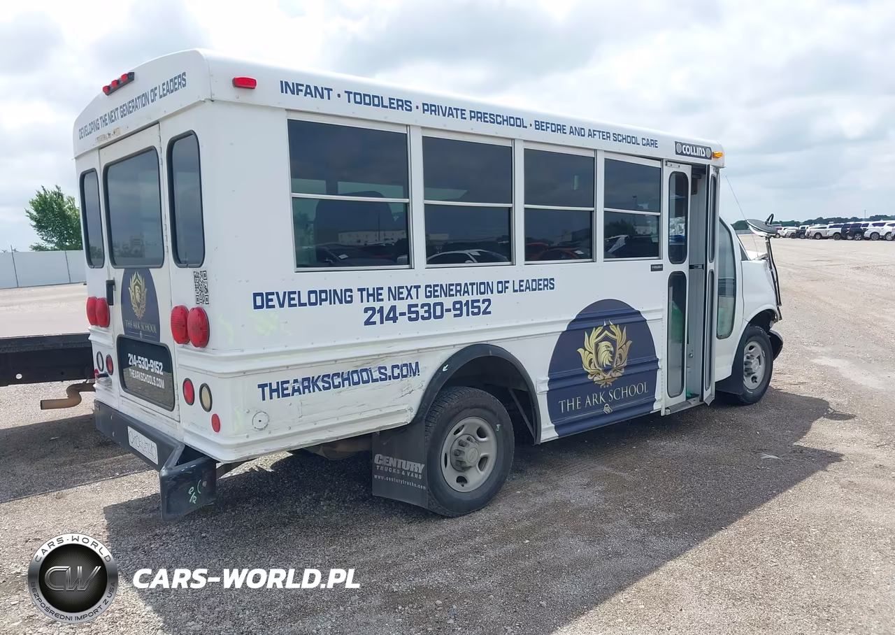 2007 Chevrolet Express Cutaway Work Van VIN:1GBHG31V371162062 - 4