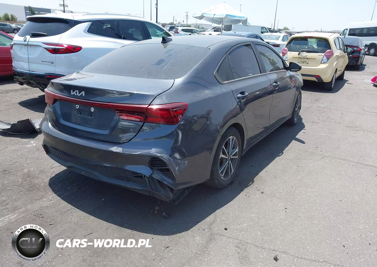 2024 Kia Forte Lxs VIN:3KPF24AD5RE801489 - 4