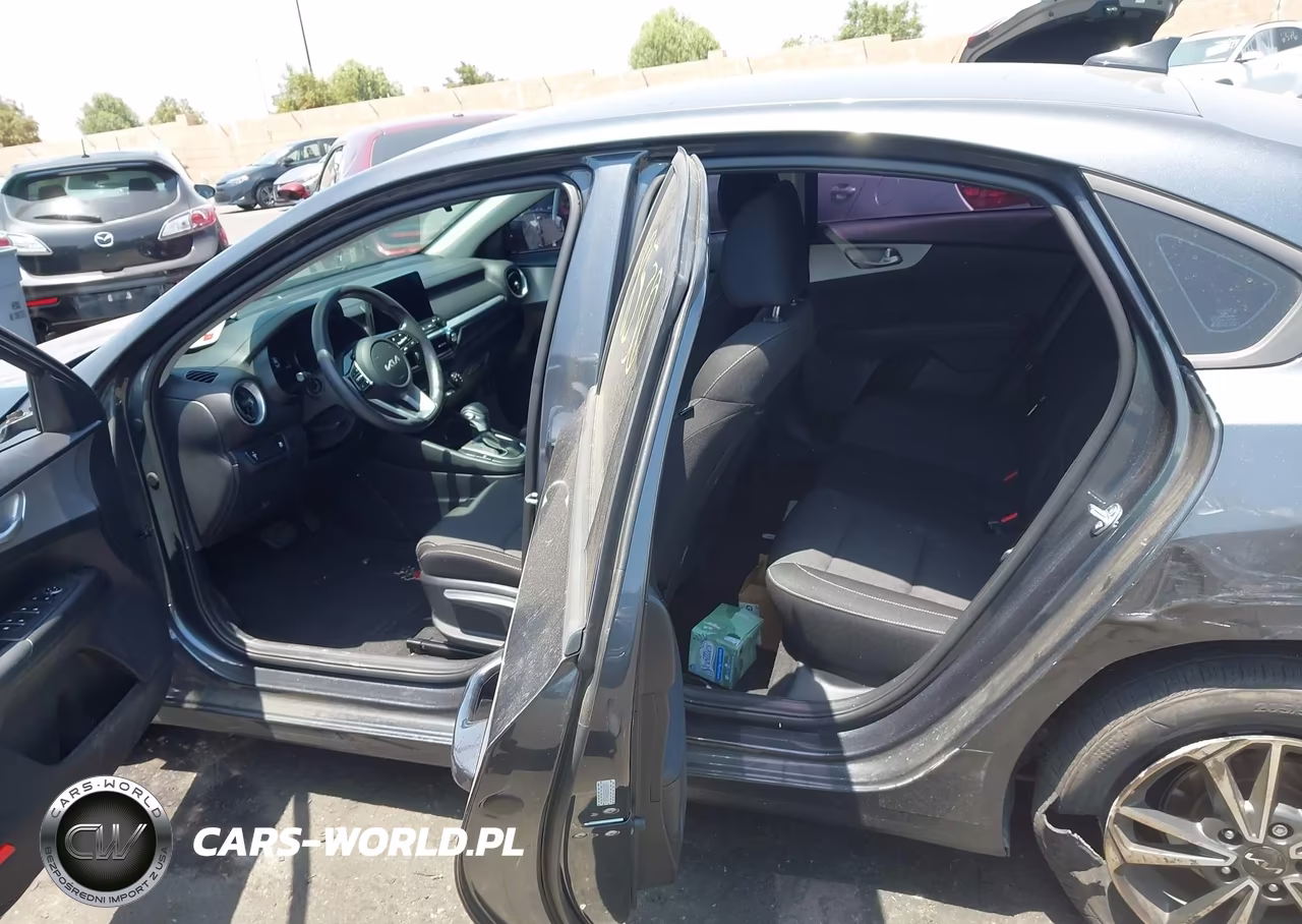 2024 Kia Forte Lxs VIN:3KPF24AD5RE801489 - 8