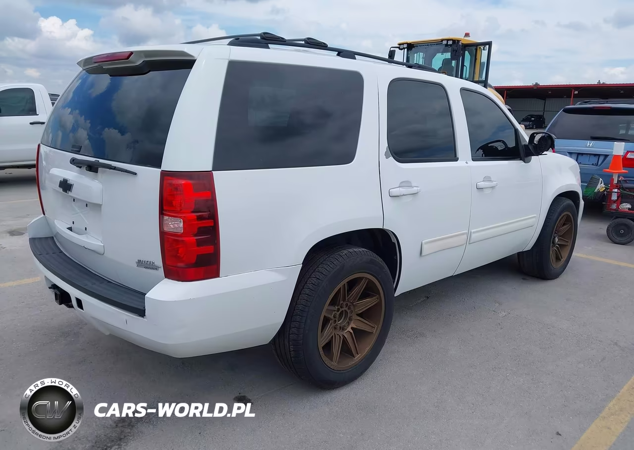 2011 Chevrolet Tahoe Ls VIN:1GNSCAE01BR389655 - 4