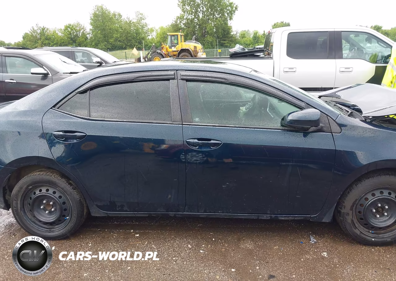 2017 Toyota Corolla Le VIN:2T1BURHE3HC930820 - 14