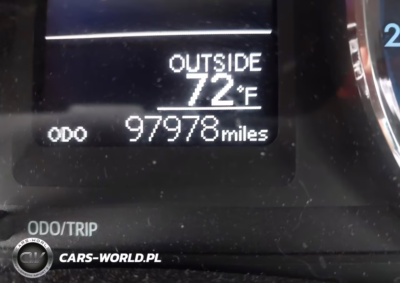 2017 Toyota Corolla Le VIN:2T1BURHE3HC930820 - 16
